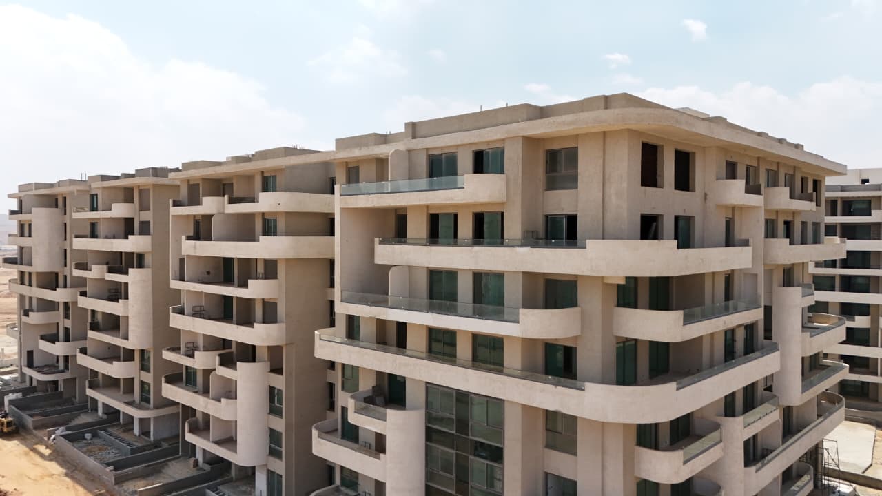 شركة Cornerstone Development تفي بالتزاماتها وتُسلِّم The Curve ...